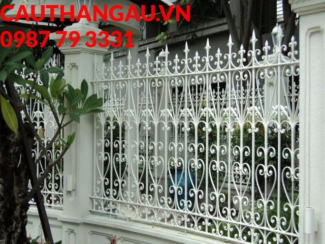 Mẫu hàng rào trắng sở hữu vẻ đẹp tinh tế, hoàn hảo trong mọi không gian kiến trúc