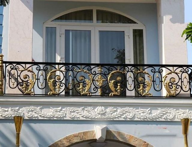 Thiết kế mẫu lan can sắt mỹ thuật đẹp mang đến nhiều điểm cộng ấn tượng