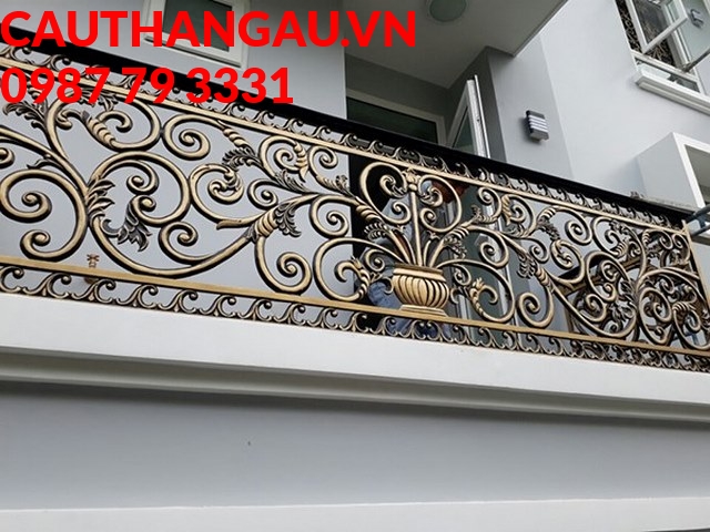 Mẫu ban công cho căn biệt thự tân cổ điển