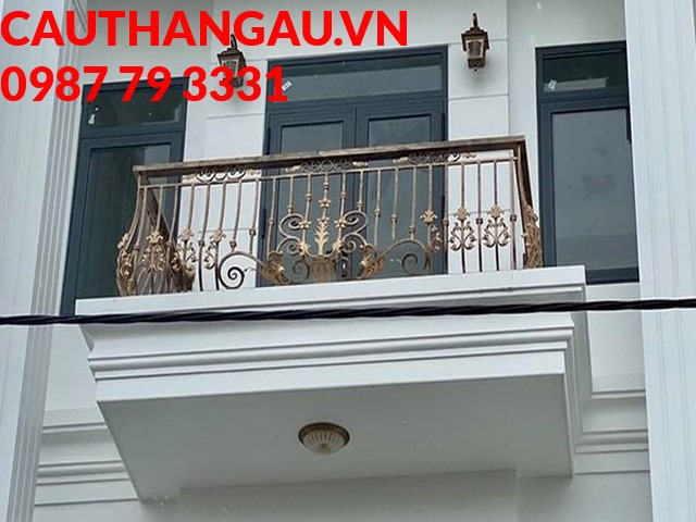 Mẫu ban công nghệ thuật uốn cong đẹp 