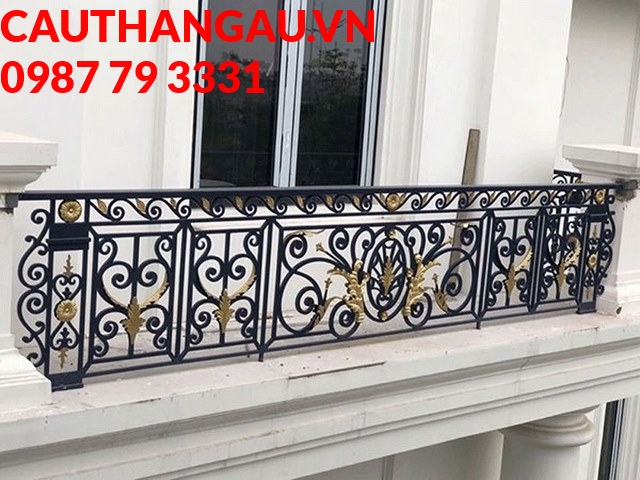 Mẫu ban công mỹ thuật hình vòm cho căn biệt thự