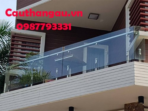 Cấu tạo của ban công kính cường lực