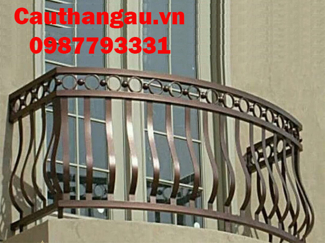 Chi phí để làm lan can ban công tiết kiệm hơn nhiều so với bạn nghĩ