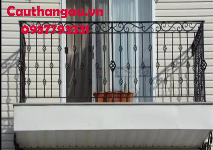 Ban công sắt mỹ thuật giá rẻ bền đẹp Mẫu CTA-B07
