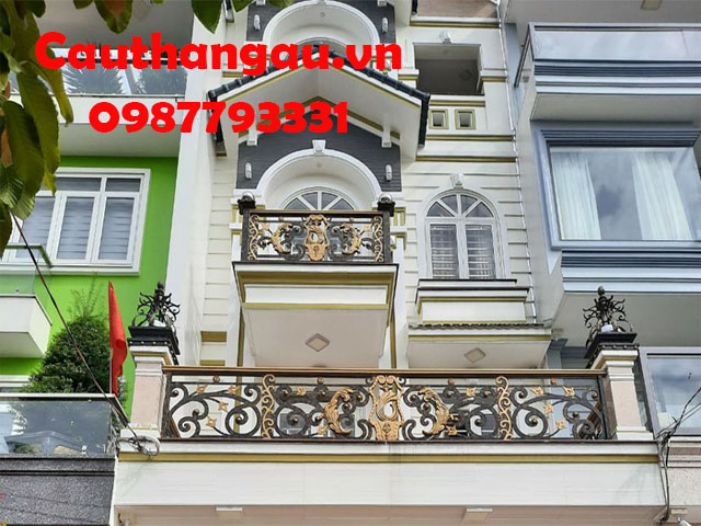 Ban công sắt mỹ thuật thẩm mỹ sang trọng tại Gia Lâm Mẫu CTA-B61