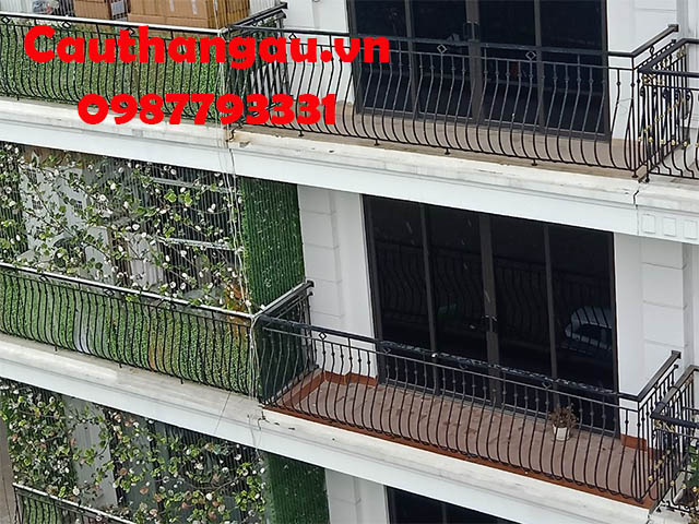 Ban công sắt nghệ thuật uốn lượn tinh tế giá rẻ Mẫu CTA-B68