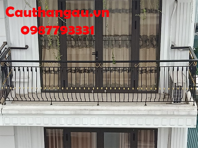 lan can ban công sắt mỹ thuật nghệ thuật tại gia long biên hà nội
