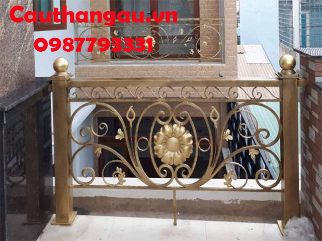 Ban công sắt mỹ thuật giá rẻ tại Long Biên Mẫu CTA-B32