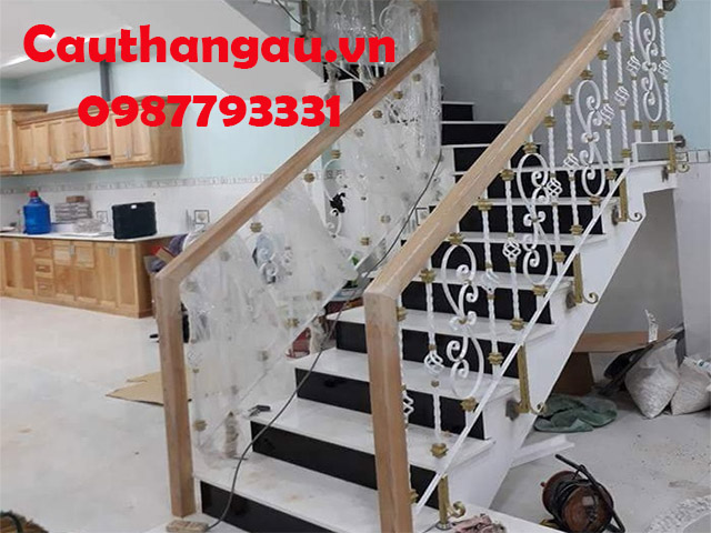 Cầu thang sắt mỹ thuật ấn tượng  mẫu CTA-T82