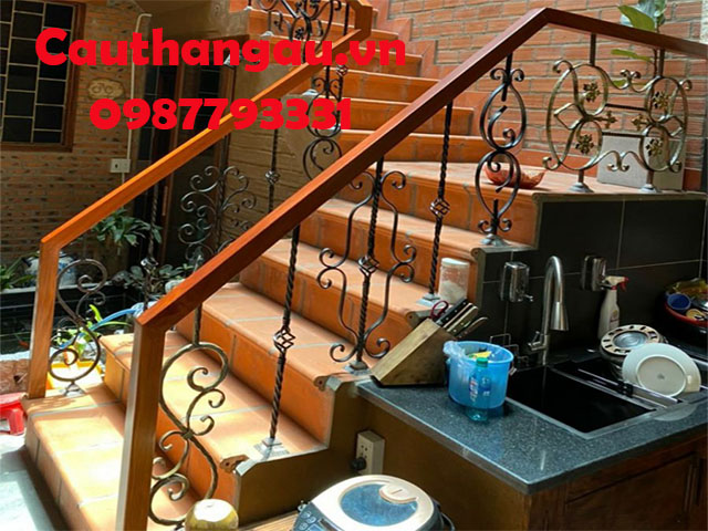 Cầu thang sắt mỹ thuật giá rẻ Long Biên mẫu CTA-T27