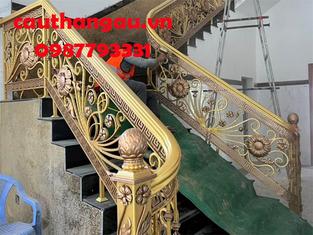 Cầu thang sắt mỹ thuật hoa văn họa tiết tỉ mỉ mẫu CTA-T34