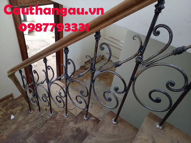 Mẫu cầu thang sắt nghệ thuật đẹp nổi bật