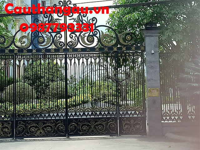 Cửa cổng sắt mỹ thuật họa tiết đúc gang Mẫu CTA- C29