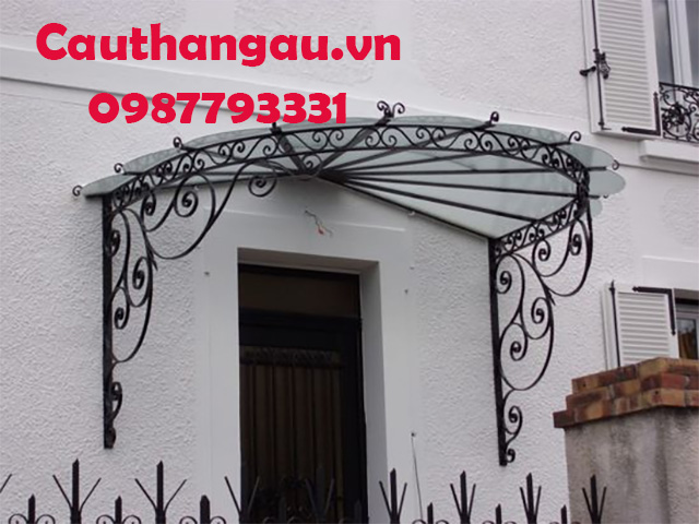 Mái kính giúp tăng độ hút mắt và sang trọng cho công trình