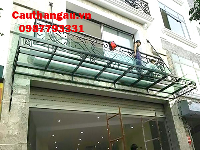 Thi công mái kính cường lực đẹp dành cho biệt thự tại Hà Nội