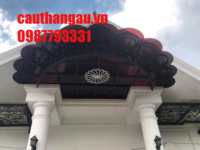 Mai-kính-khung-sat-nghe-thuat-tai-ha-noi