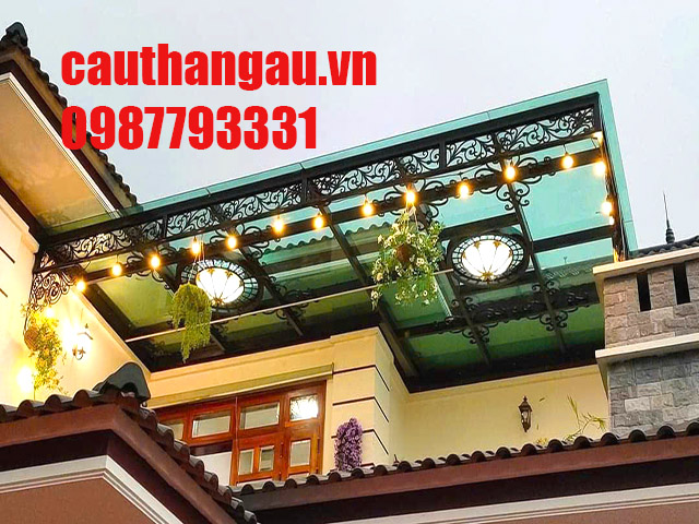 Mai-kính-khung-sat-nghe-thuat-tai-ha-noi