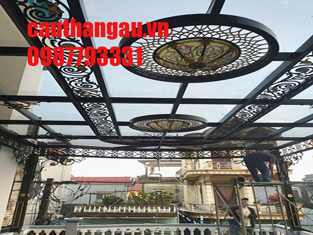 Mai-kính-khung-sat-nghe-thuat-tai-ha-noi