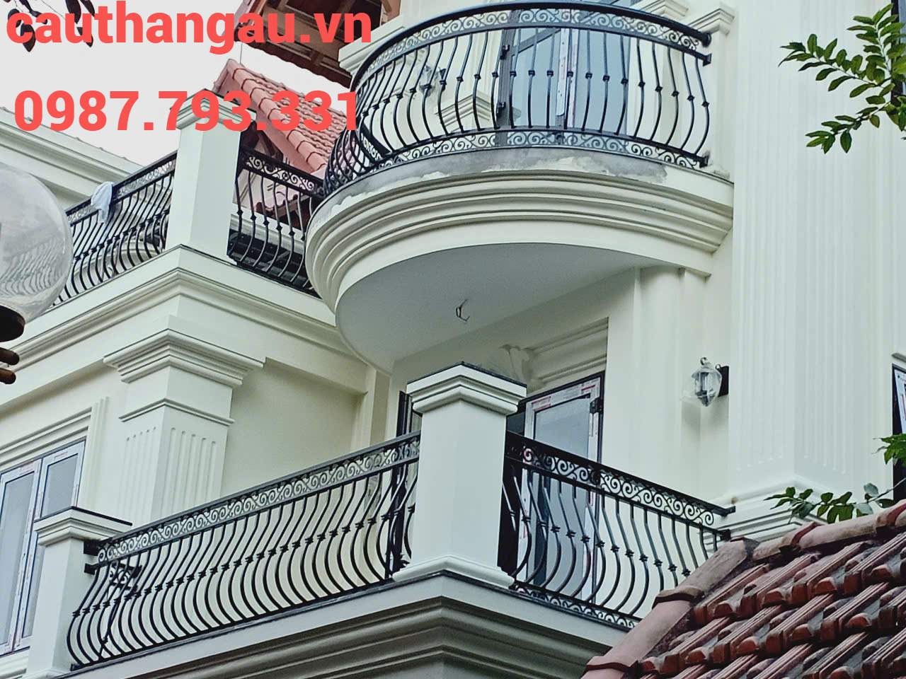 100+ Mẫu Ban Công Sắt Mỹ Thuật Đẹp Hiện Đại Tại Long Biên