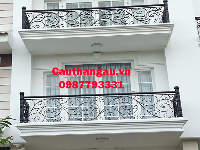 lan can sắt ban công