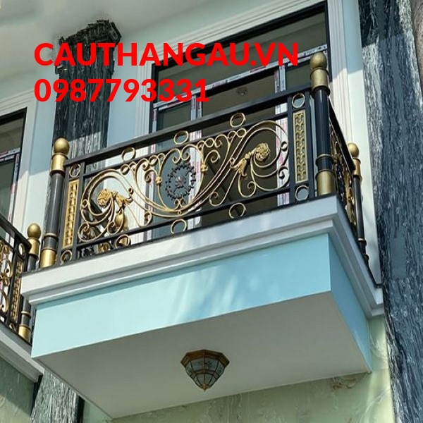 Mẫu lan can sắt nghệ thuật có độ chắc chắn và bền bỉ theo năm tháng