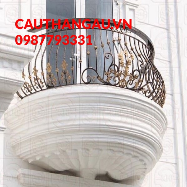 Nhiều công trình cổ điển chọn thi công mẫu lan can sắt có tính thẩm mỹ cao