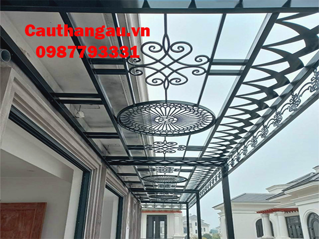 Dịch vụ giàu kinh nghiệm có thể làm mọi mẫu mái hiên kính theo yêu cầu