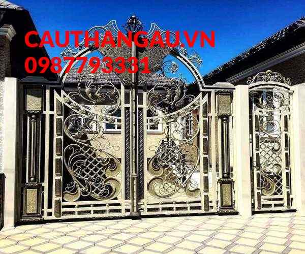   Cổng sắt nghệ thuật sở hữu phong cách cổ điển